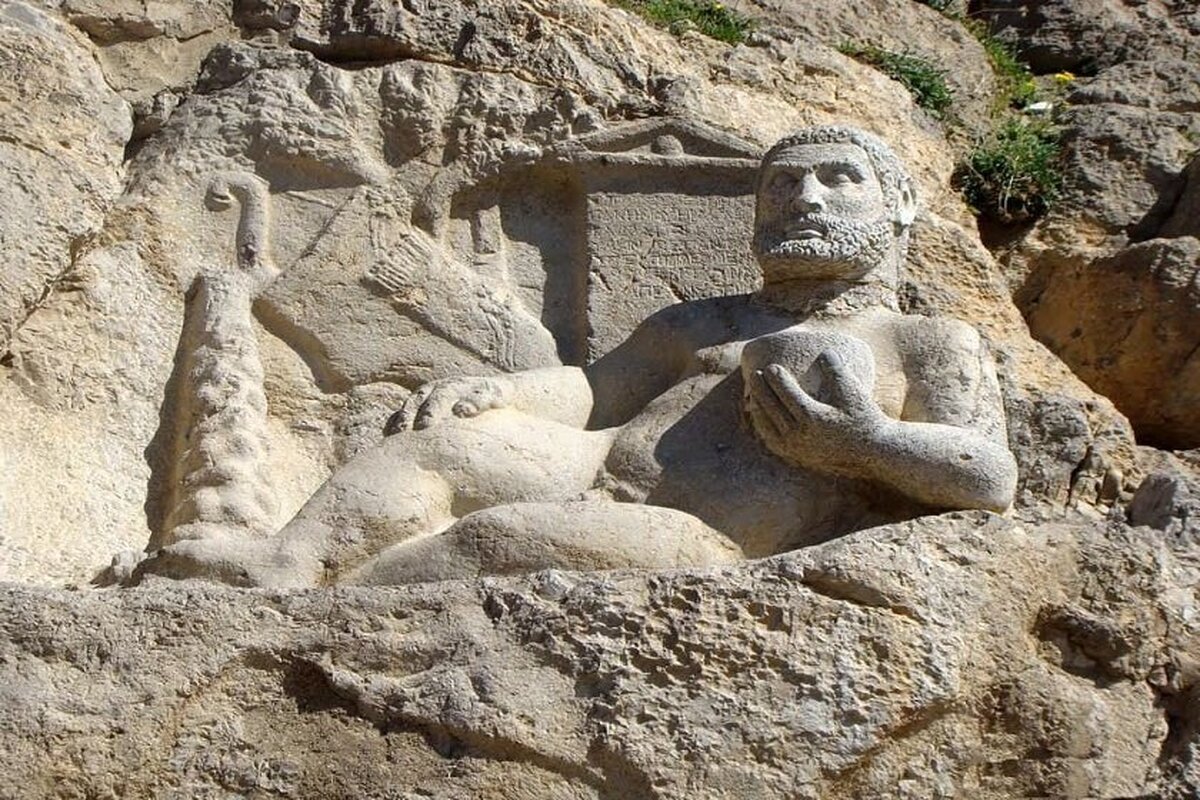 مجسمه هرکول