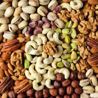 آجیل و دانه ها: غذاهای طبیعی برای کاهش وزن